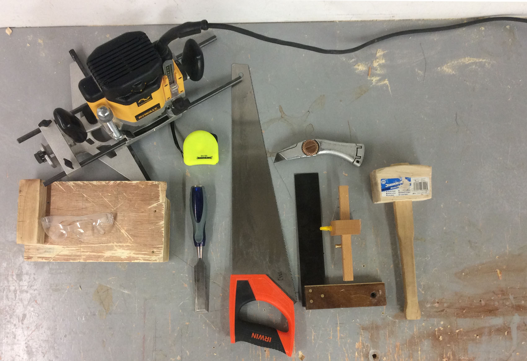 Hand Tools or Power Tools Which is better?