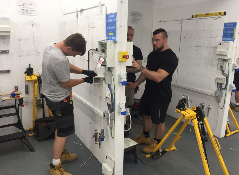 5 Electrician Courses That Can Change Your Career