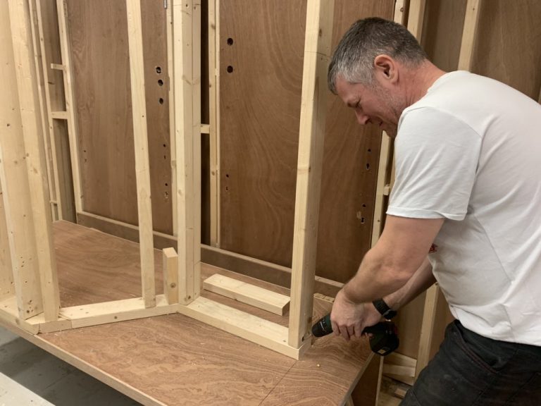 How to become a Carpenter?