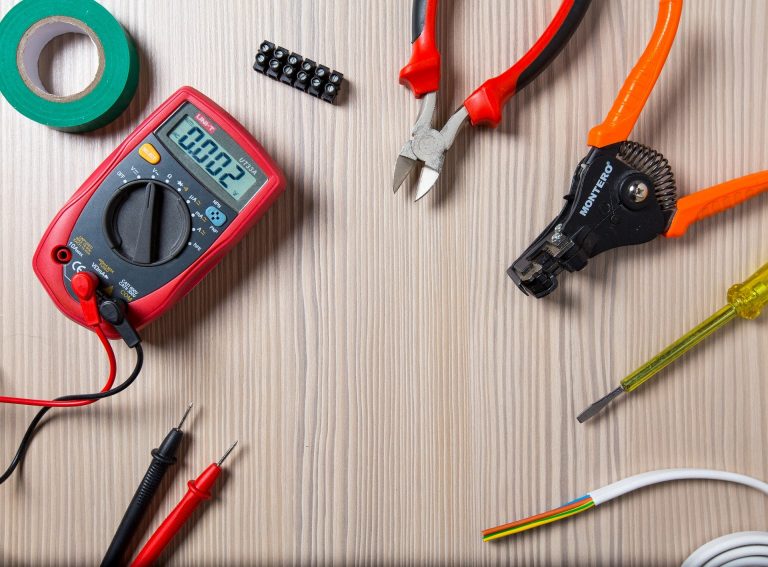 What is the average Electrician's salary?