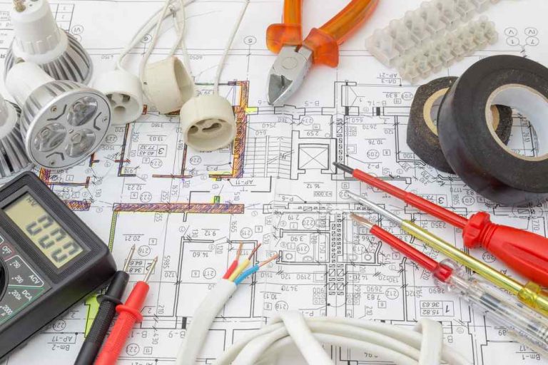 What are Inspection & Testing Electrician courses?