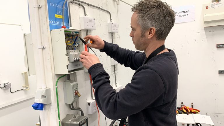 Online 18th Edition courses and Electrical training options available now!